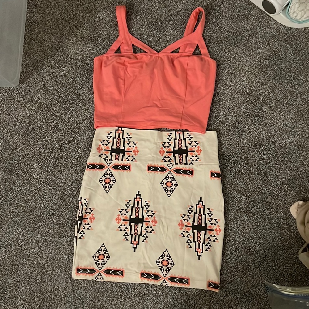 Woman’s cropped top with pencil skirt